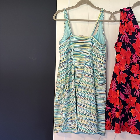 Lands End swim dress size 16-comfy & supportive! Perfect for summer! 🏝️ - Picture 7 of 8
